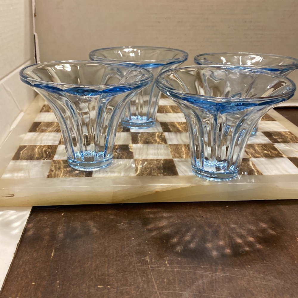 Vintage Blue Glass(s) Ice Cream Desert Bowl Dish Vase 3.5 in tall x 4.75 in wide - Picture 3 of 8